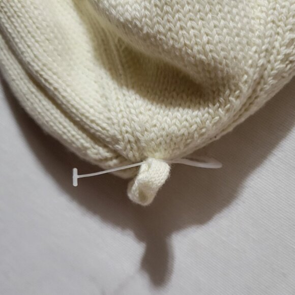 Gymboree My Little Tree House 2007 6-12 month Hat NWOT or Used. Has plastic hang - Picture 2 of 2